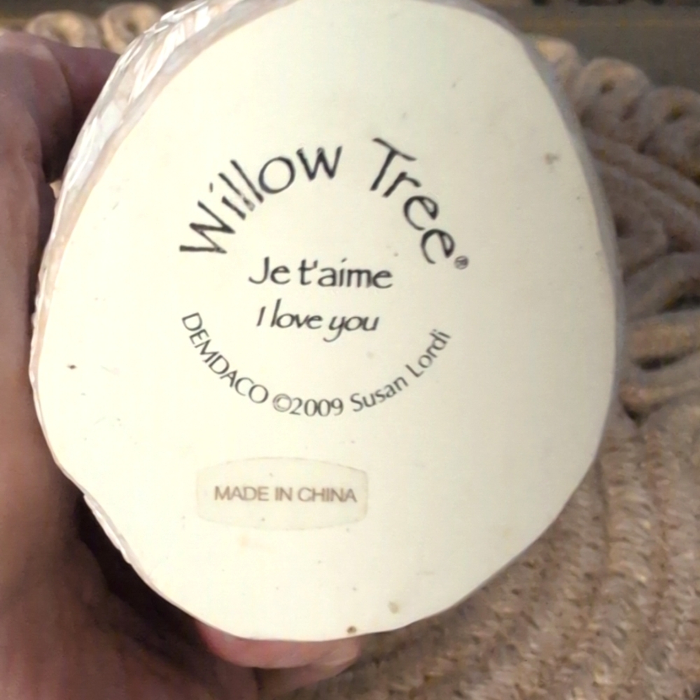 Demdaco Willow Tree Figurine - Je T'aime View 4